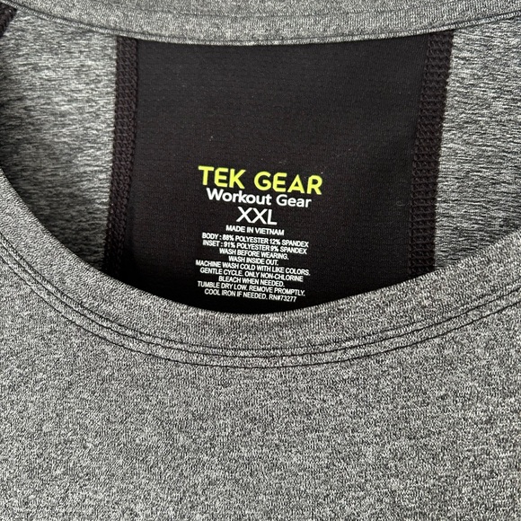 Two Tek Gear Long Sleeve Workout Tops - Picture 5 of 6